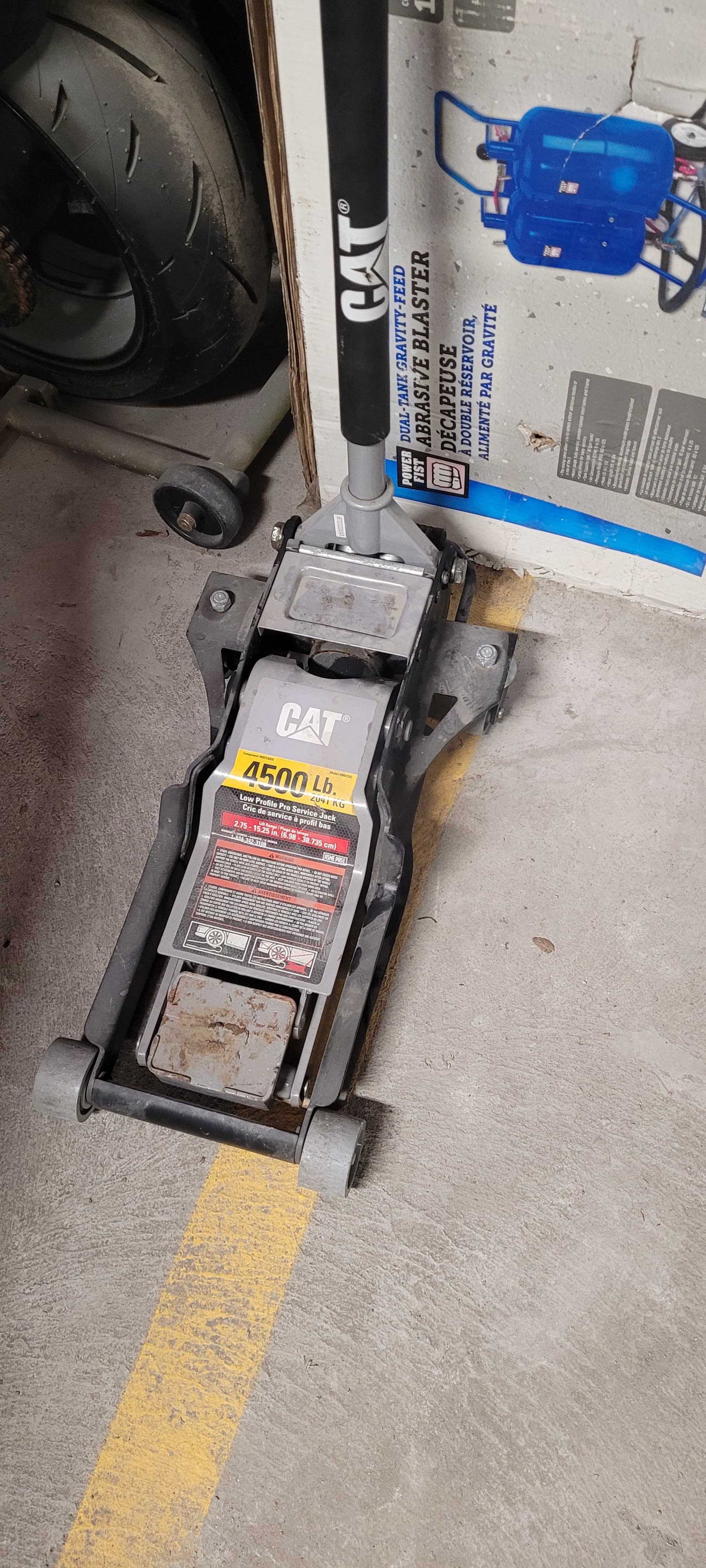 CAT 4500lb Floor Jack