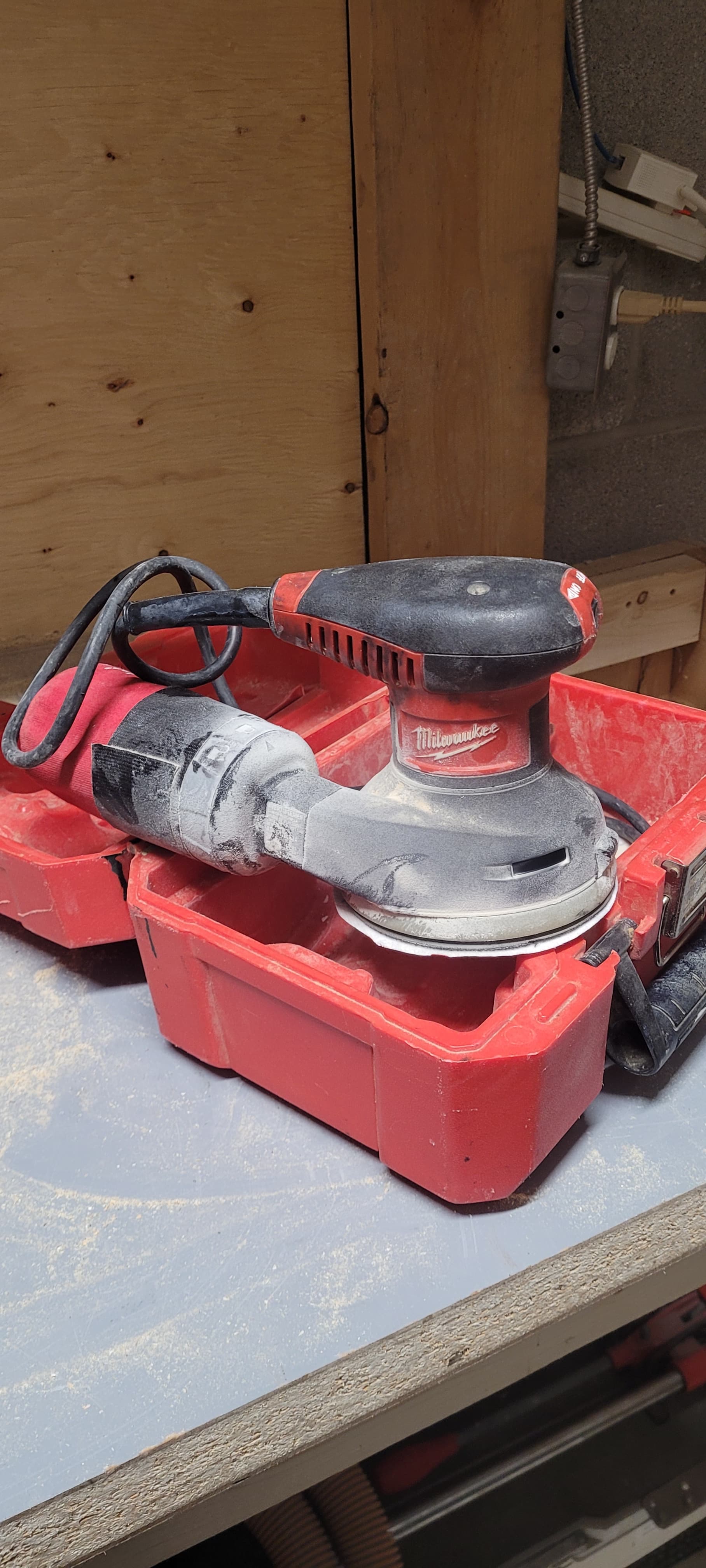 Milwaukee Corded Palm Sander