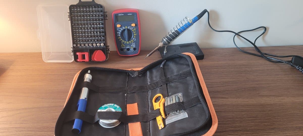 Electronics Repair Kit — Multimeter, Soldering Iron & Precision Screwdriver Set